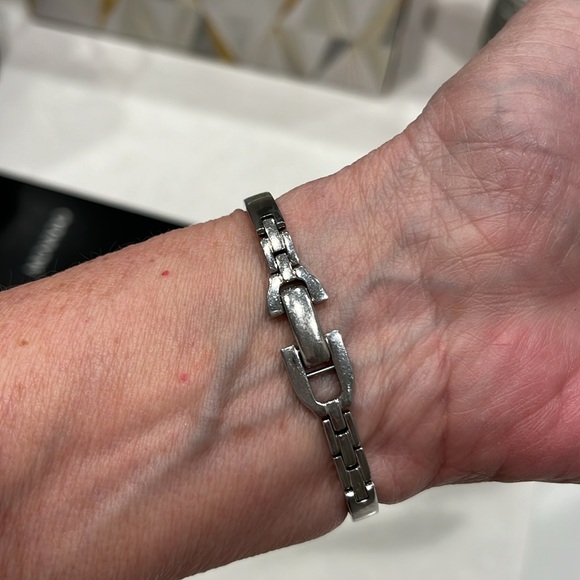 Movado Kara Pink dial bangle style women's watch 605284 - Picture 7 of 8